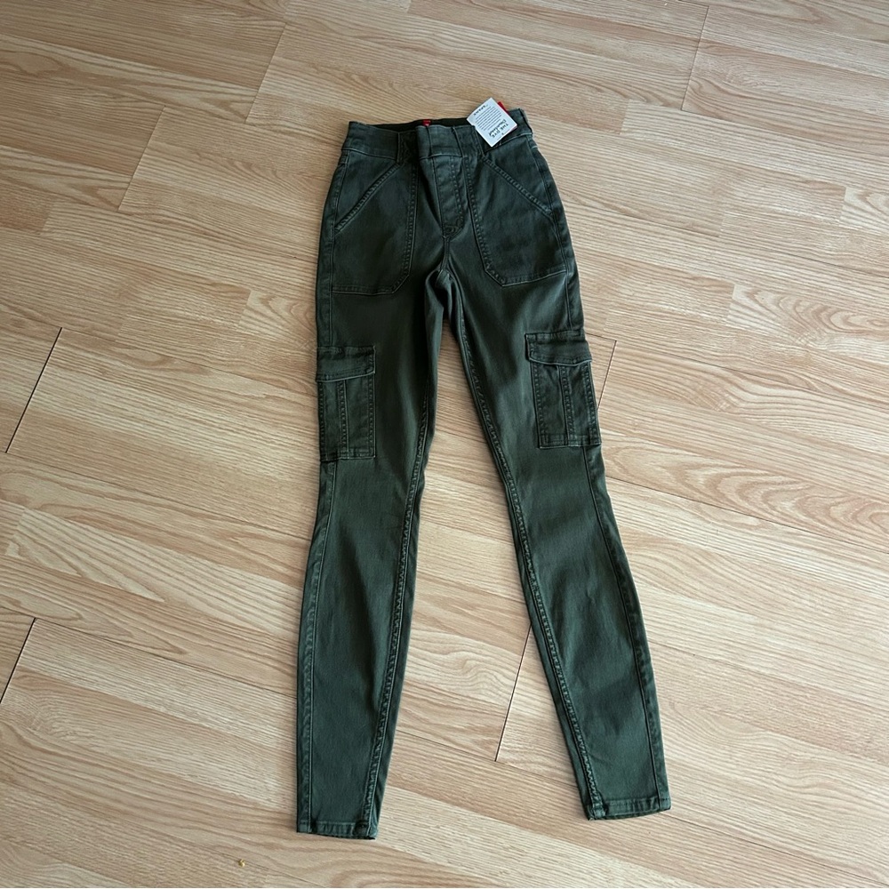 NWT Spanx Darkened Olive Green Stretch Twill Ankle Cargo Pants XS